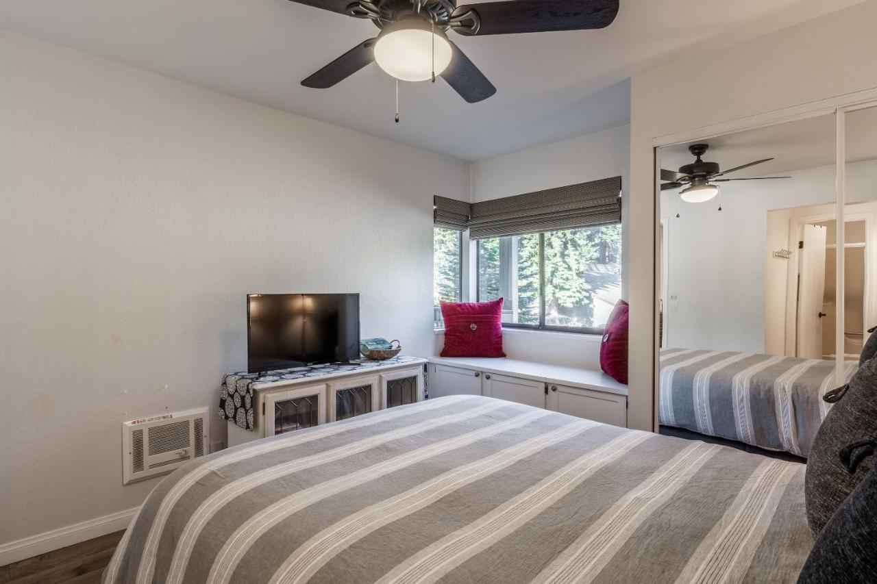 Highly Updated 1 Bedroom Plus Den, 2 Bath Crestview Unit 5 Sleeps Up To 4 Located Near Canyon Lodge Mammoth Lakes Eksteriør billede